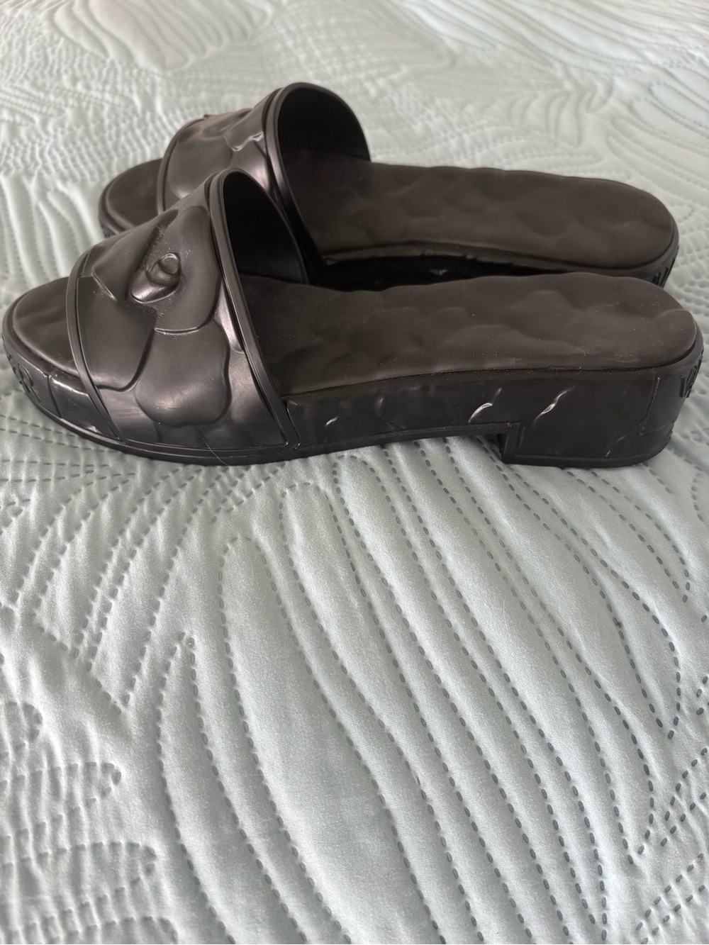 Valentino Garavani Black Quilted Slide Sandals
